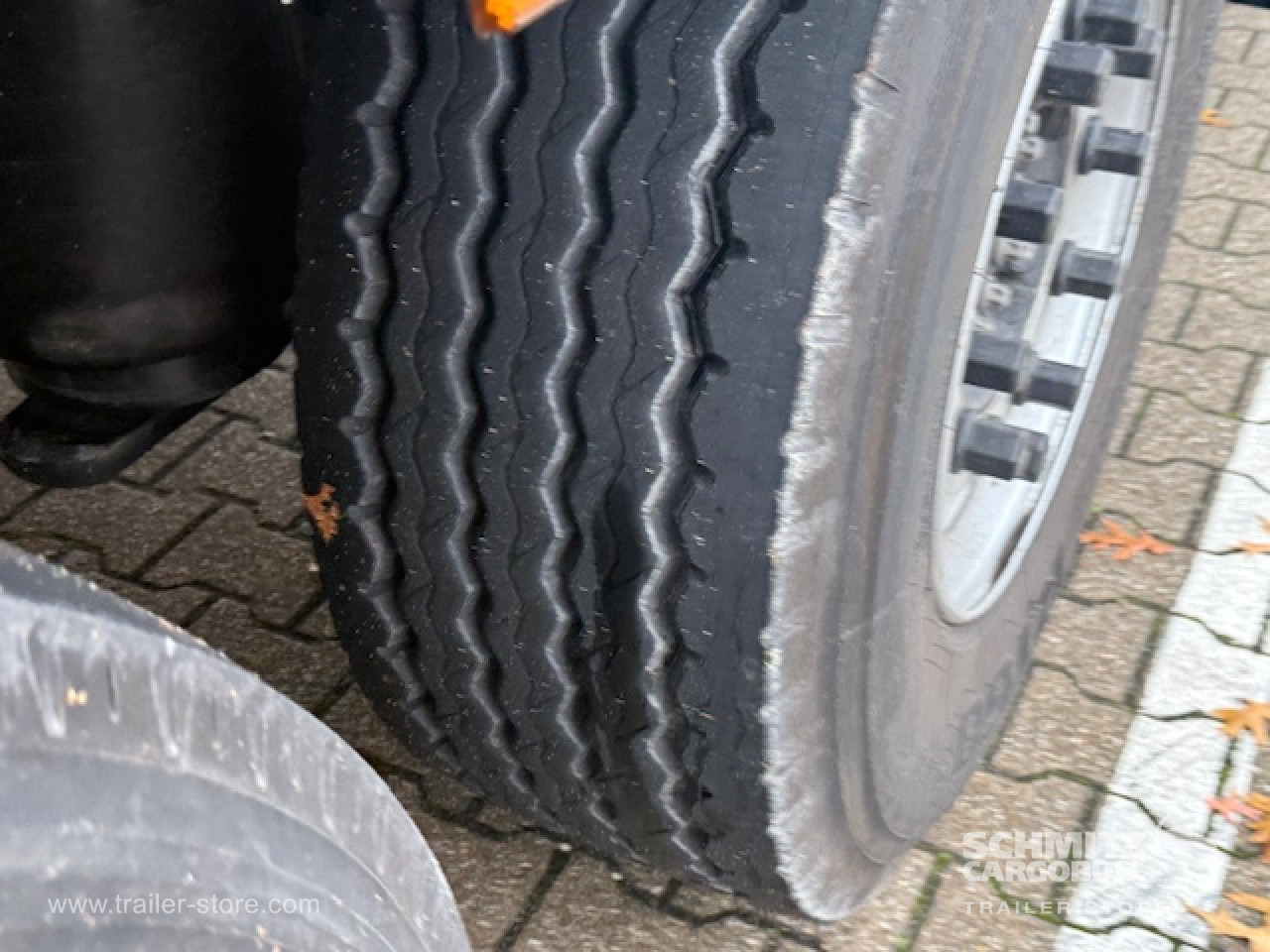 SCHMITZ Oplegger Kasten Standard - 封闭厢式半拖车:图4 SCHMITZ Oplegger Kasten Standard - 封闭厢式半拖车:图4