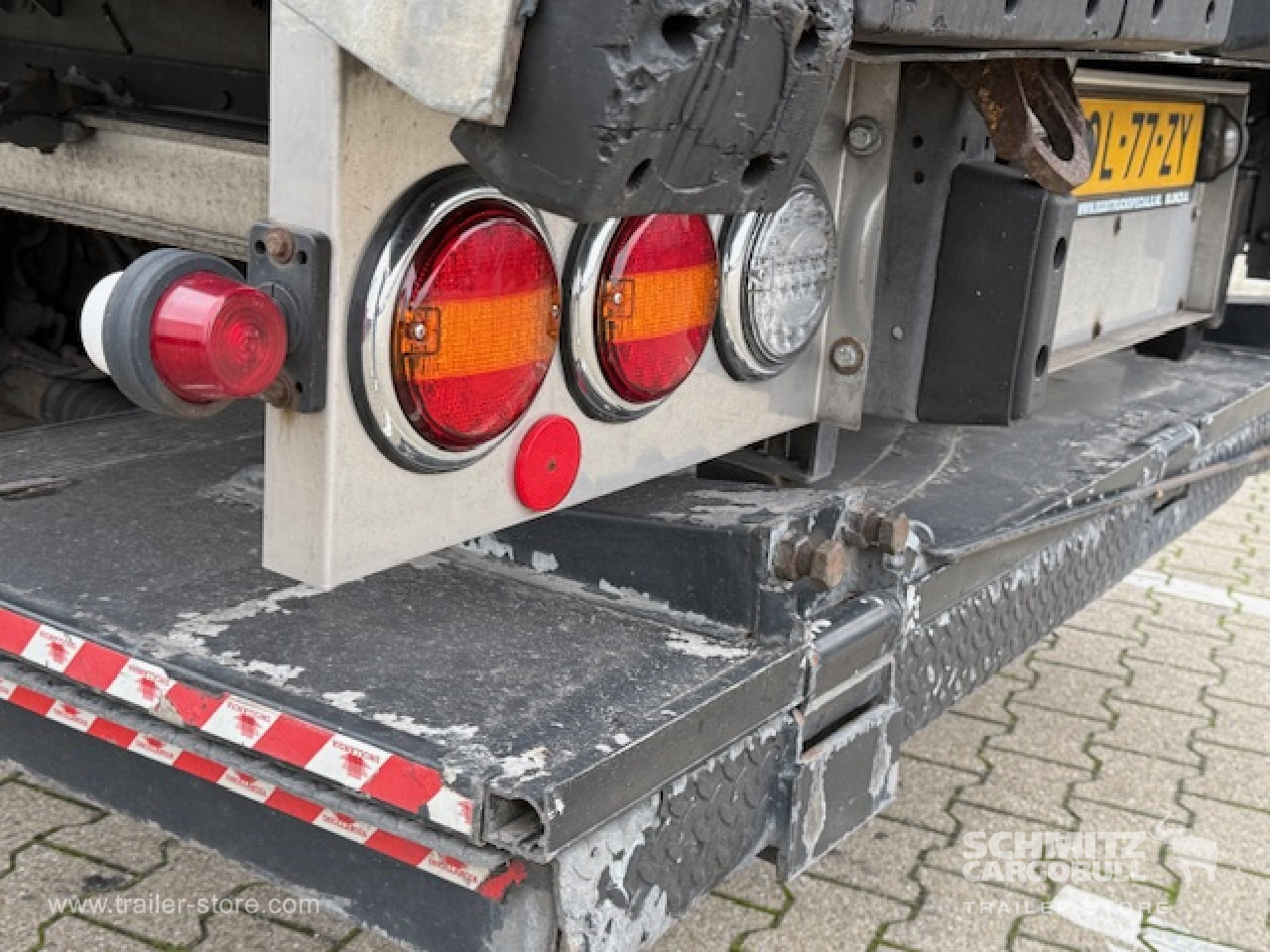 SCHMITZ Oplegger Vries Standard Taillift - 等温半拖车:图3 SCHMITZ Oplegger Vries Standard Taillift - 等温半拖车:图3