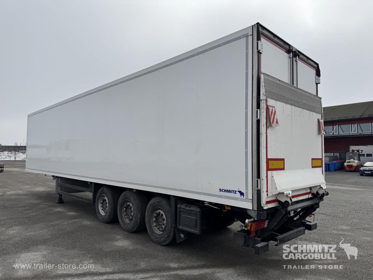 SCHMITZ Reefer Standard Taillift - 等温半拖车:图1 SCHMITZ Reefer Standard Taillift - 等温半拖车:图1