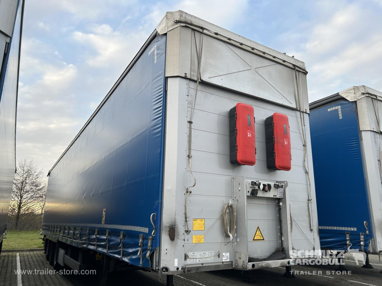 SCHMITZ Curtainsider Mega - 侧帘半拖车:图1 SCHMITZ Curtainsider Mega - 侧帘半拖车:图1
