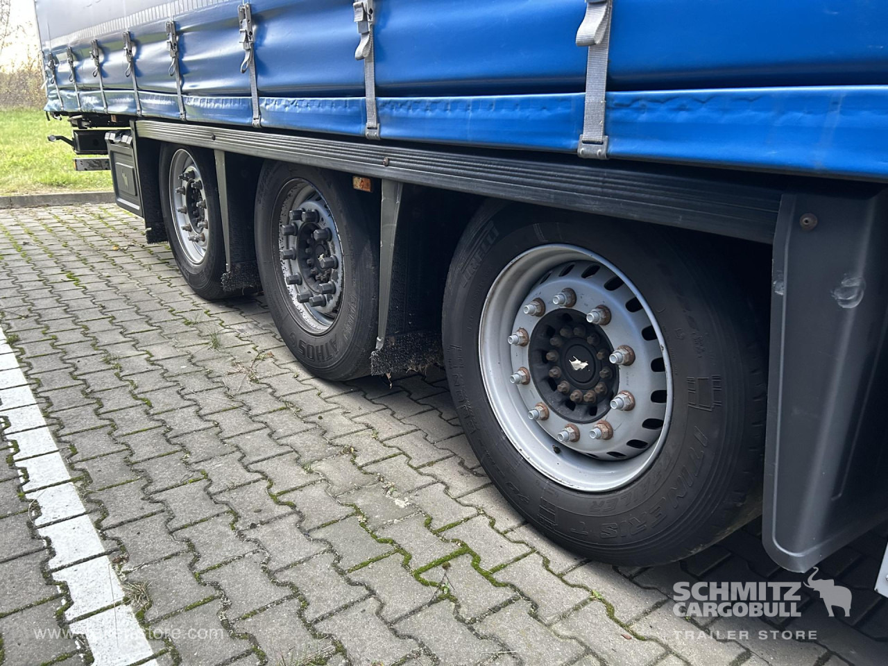 SCHMITZ Curtainsider Mega - 侧帘半拖车:图4 SCHMITZ Curtainsider Mega - 侧帘半拖车:图4