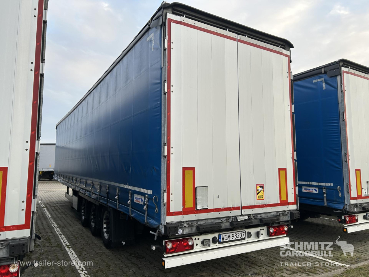 SCHMITZ Curtainsider Mega - 侧帘半拖车:图2 SCHMITZ Curtainsider Mega - 侧帘半拖车:图2