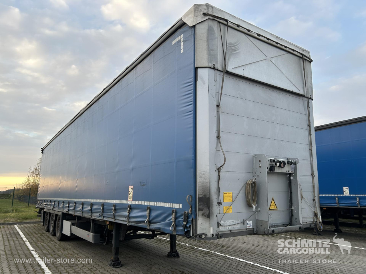 SCHMITZ Curtainsider Mega - 侧帘半拖车:图1 SCHMITZ Curtainsider Mega - 侧帘半拖车:图1
