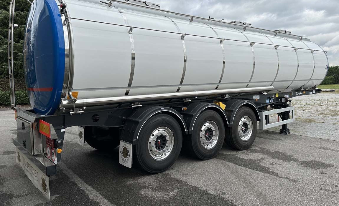 Bata CISTERNA SUPER LIGHT NUOVA - 液罐半拖车:图4 Bata CISTERNA SUPER LIGHT NUOVA - 液罐半拖车:图4