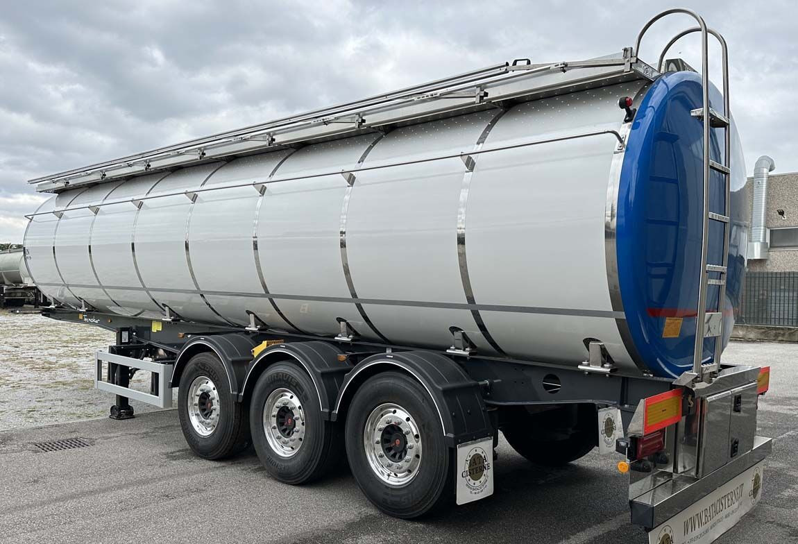 Bata CISTERNA SUPER LIGHT NUOVA - 液罐半拖车:图2 Bata CISTERNA SUPER LIGHT NUOVA - 液罐半拖车:图2