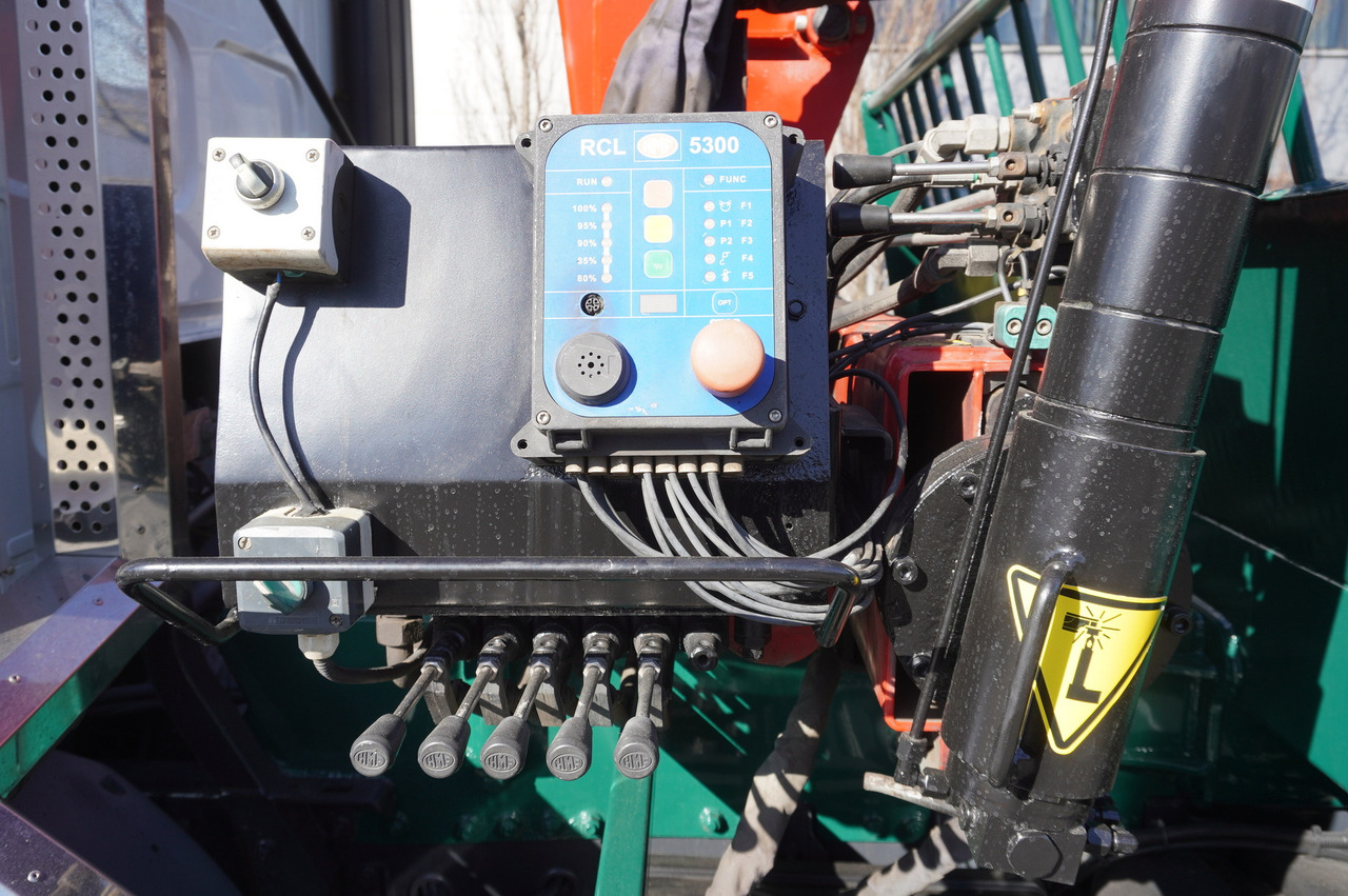 起重车 DAF LF 18.310 E6 / Skip loader Fornal NKR 130V / HDS HMF 735 K2 / Manual gearbox:图12 起重车 DAF LF 18.310 E6 / Skip loader Fornal NKR 130V / HDS HMF 735 K2 / Manual gearbox:图12