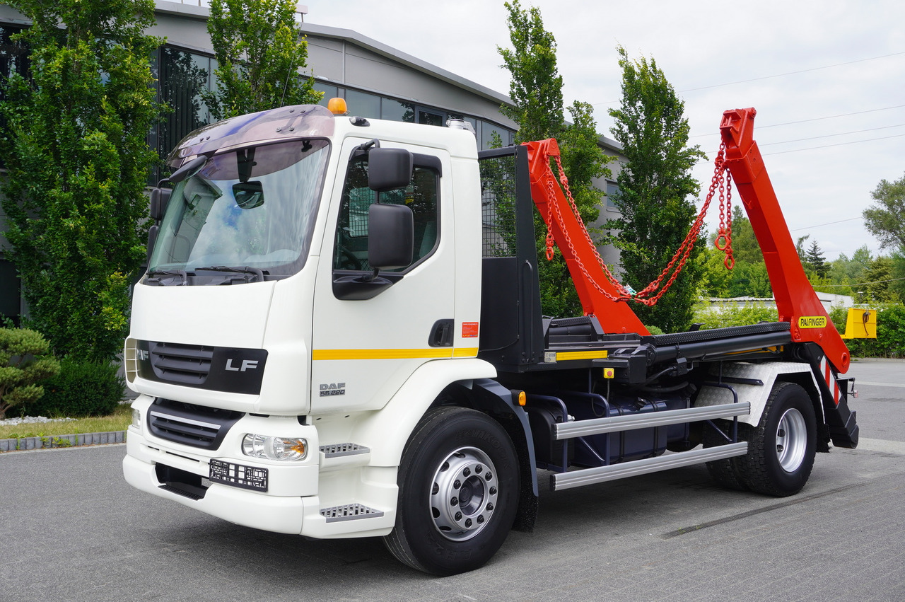 DAF LF 55.220 Skip loader GUIMA PALFINGER M14T - 箕斗装载车:图1 DAF LF 55.220 Skip loader GUIMA PALFINGER M14T - 箕斗装载车:图1