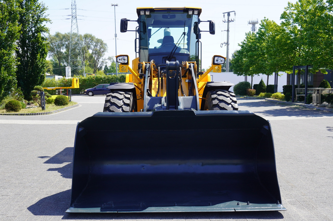 HYUNDAI HL940A articulated loader / year 2021 / weight 13.5t year of production 2021 - 轮式装载机:图5 HYUNDAI HL940A articulated loader / year 2021 / weight 13.5t year of production 2021 - 轮式装载机:图5