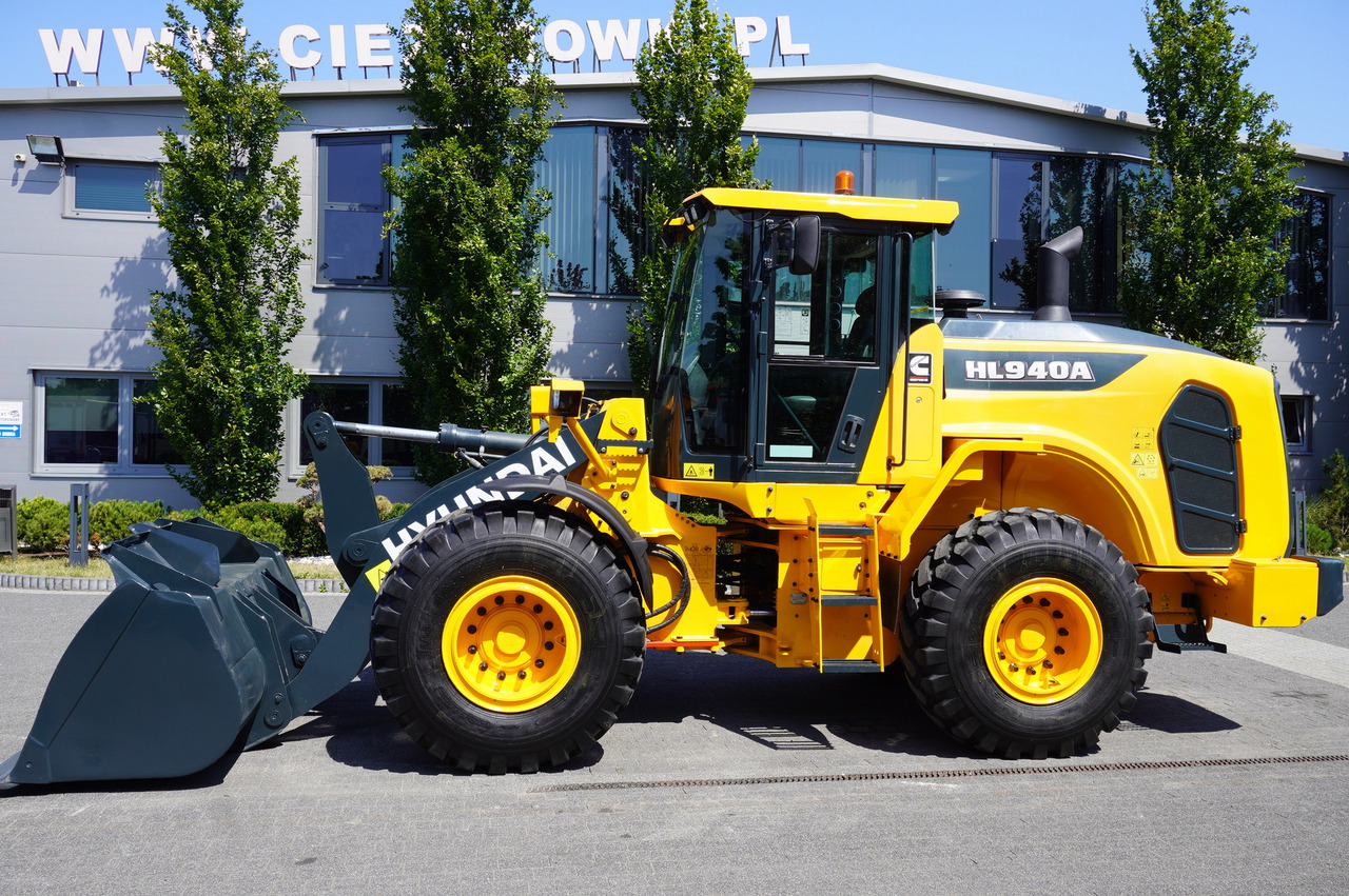 HYUNDAI HL940A articulated loader / year 2021 / weight 13.5t year of production 2021 - 轮式装载机:图3 HYUNDAI HL940A articulated loader / year 2021 / weight 13.5t year of production 2021 - 轮式装载机:图3