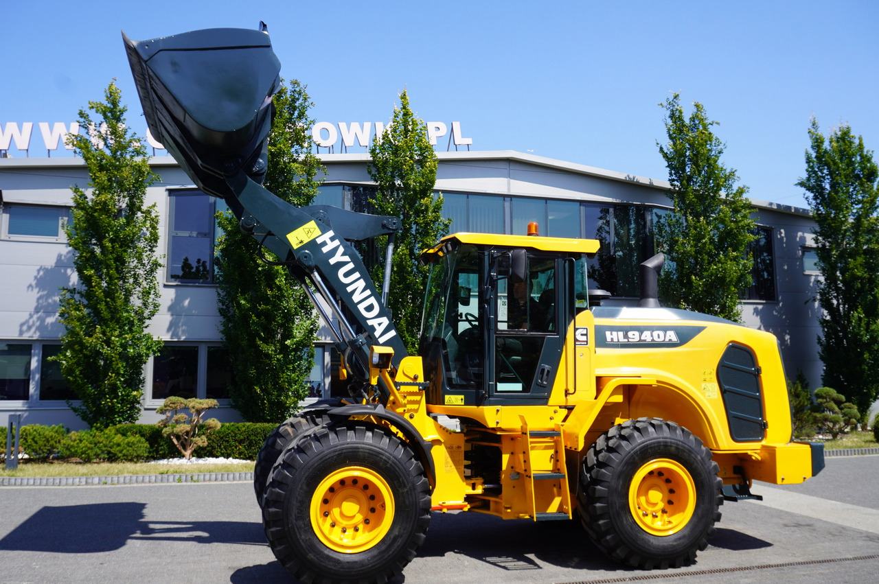 HYUNDAI HL940A articulated loader / year 2021 / weight 13.5t year of production 2021 - 轮式装载机:图1 HYUNDAI HL940A articulated loader / year 2021 / weight 13.5t year of production 2021 - 轮式装载机:图1