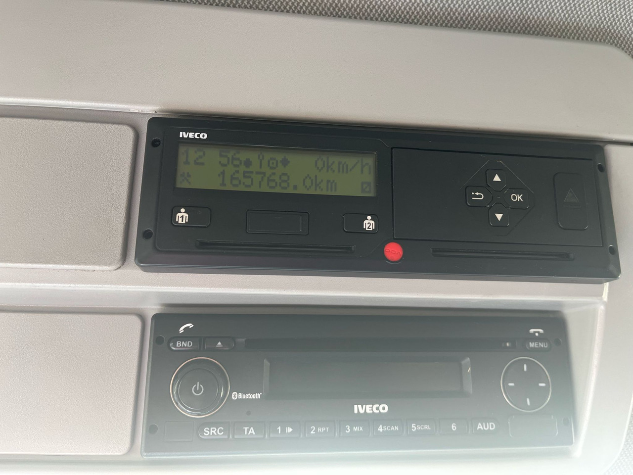 IVECO Eurocargo 120-190 / 160 thousand km !!! / Box 18 EPAL / Dhollandia lift 1500 kg - 厢式卡车:图2 IVECO Eurocargo 120-190 / 160 thousand km !!! / Box 18 EPAL / Dhollandia lift 1500 kg - 厢式卡车:图2