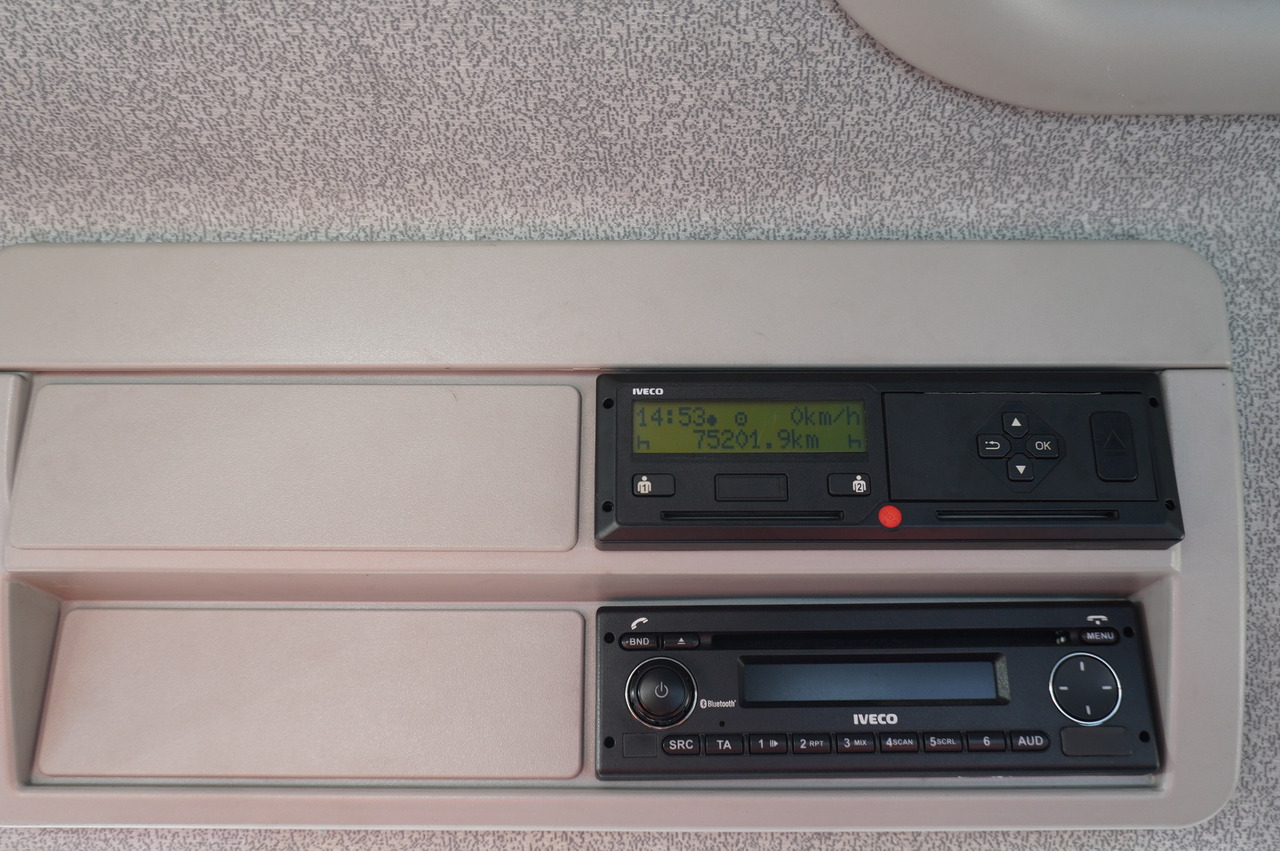 IVECO Eurocargo 160-210 / 75,000 km! / Dhollandia DHS072 lift 2000 kg - 栏板式/ 平板卡车:图2 IVECO Eurocargo 160-210 / 75,000 km! / Dhollandia DHS072 lift 2000 kg - 栏板式/ 平板卡车:图2