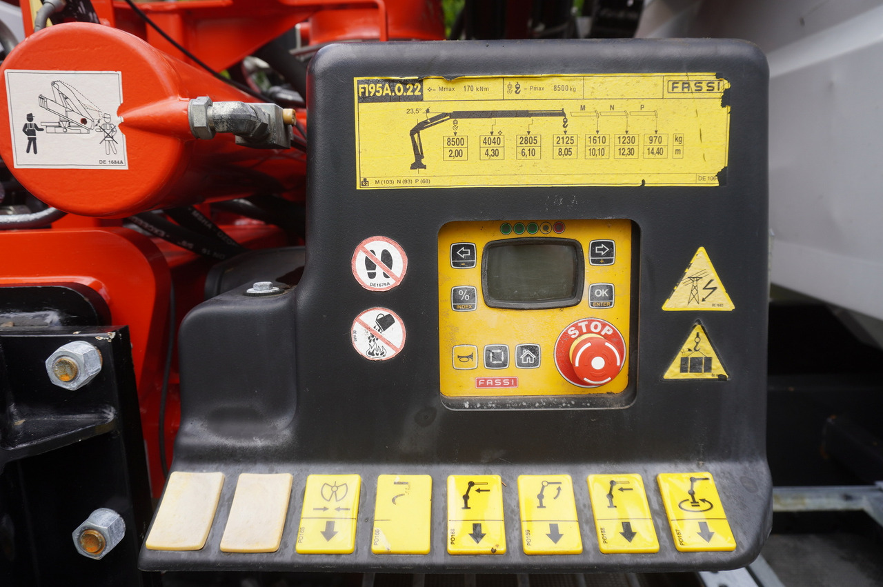 翻斗车, 起重车 IVECO STRALIS 330 E6 / FASSI 195A 8.5 T / 3-side tipper:图9 翻斗车, 起重车 IVECO STRALIS 330 E6 / FASSI 195A 8.5 T / 3-side tipper:图9