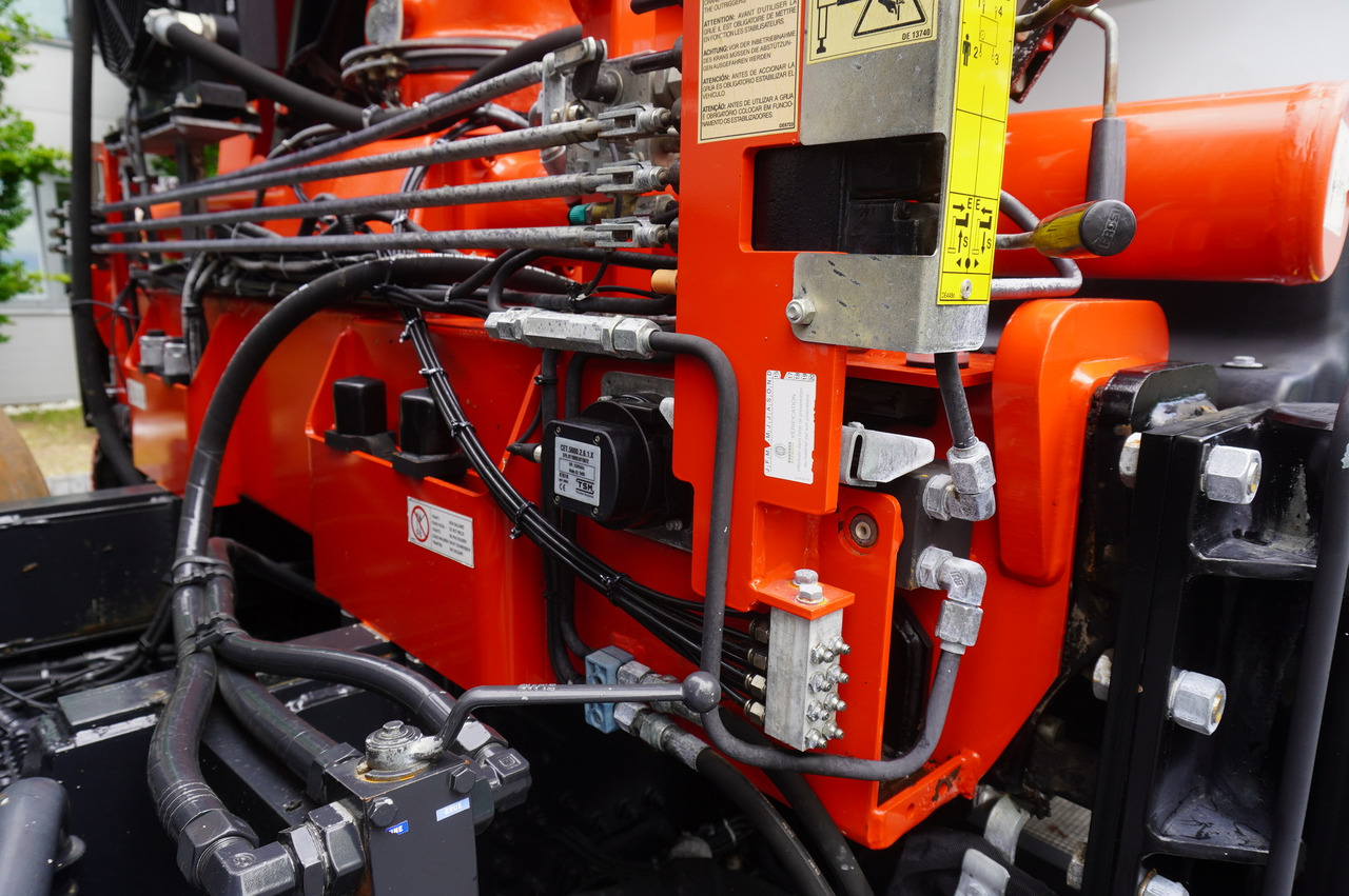 翻斗车, 起重车 IVECO STRALIS 330 E6 / FASSI 195A 8.5 T / 3-side tipper:图11 翻斗车, 起重车 IVECO STRALIS 330 E6 / FASSI 195A 8.5 T / 3-side tipper:图11