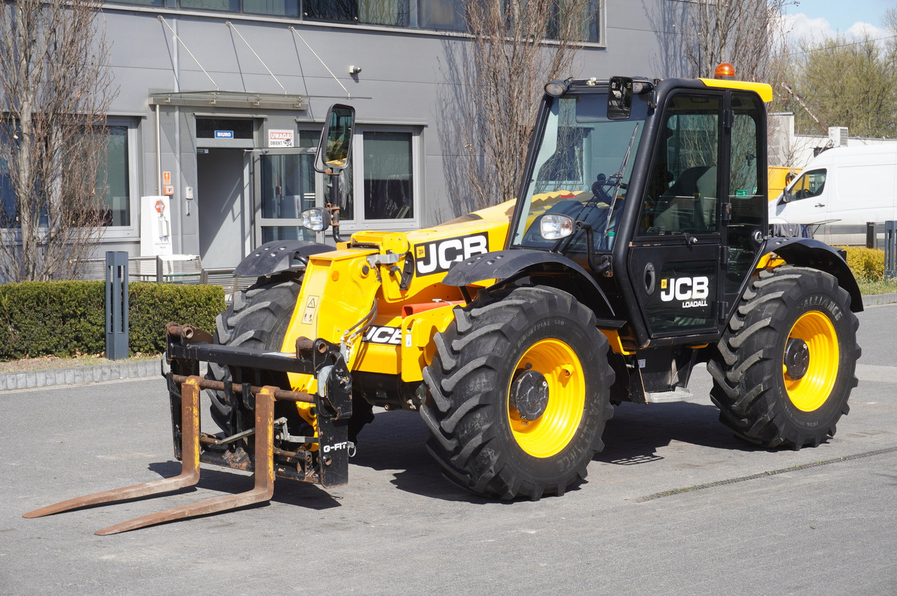 JCB 526-56 AGRI Plus / 5.6 m telescopic loader / joystick - 轮式装载机:图3 JCB 526-56 AGRI Plus / 5.6 m telescopic loader / joystick - 轮式装载机:图3