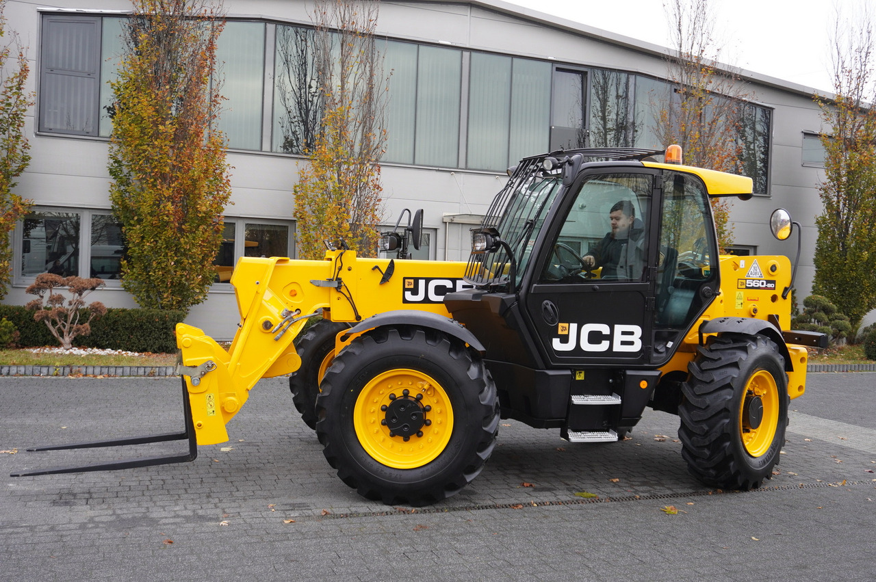 JCB 560-80 / 6 ton lifting capacity / power 146 HP - 轮式装载机:图4 JCB 560-80 / 6 ton lifting capacity / power 146 HP - 轮式装载机:图4