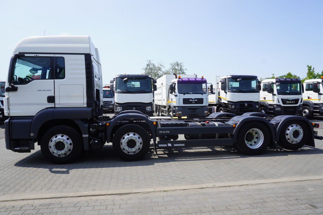 MAN TGS 35.420 8×2 / Chassis 6.4 m / 3 steered axles - 驾驶室底盘卡车, 起重车:图5 MAN TGS 35.420 8×2 / Chassis 6.4 m / 3 steered axles - 驾驶室底盘卡车, 起重车:图5