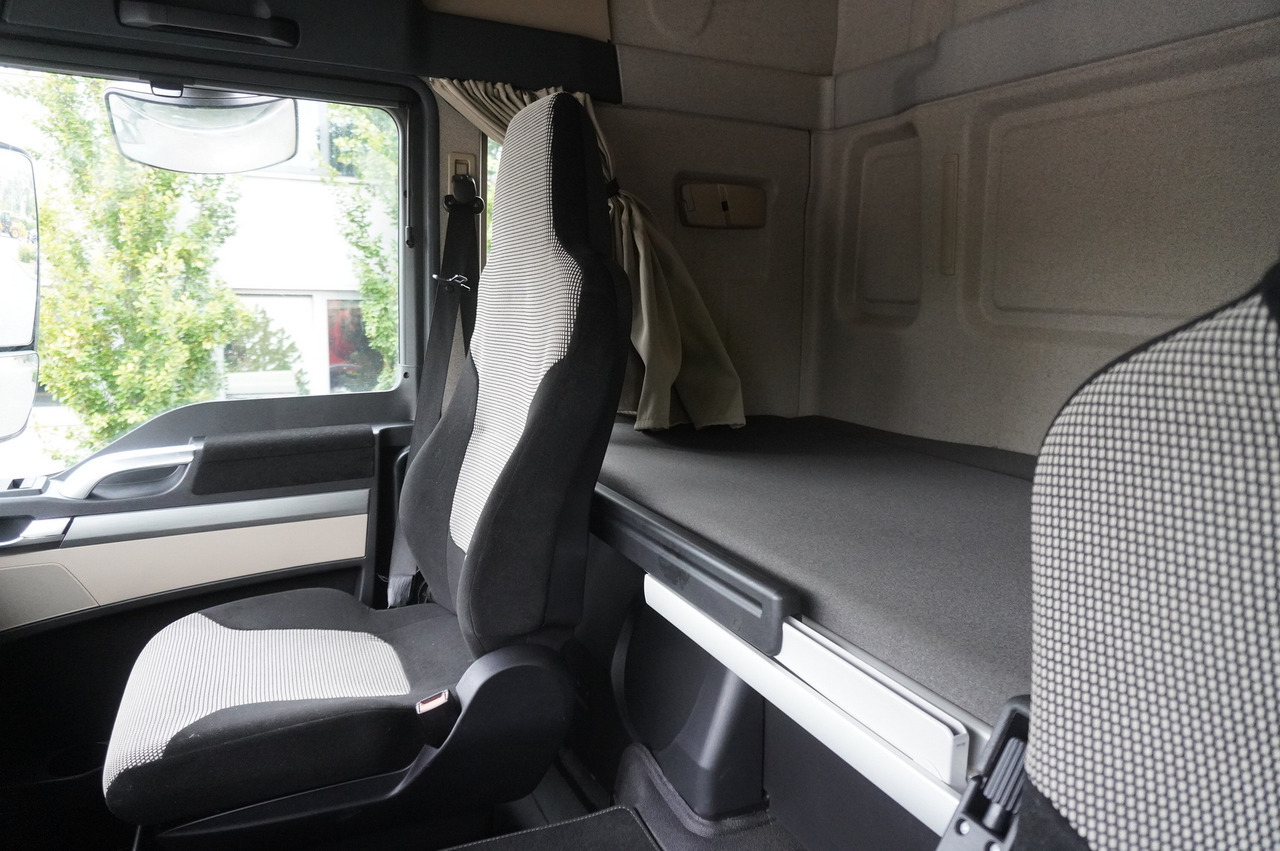 罐车 MAN TGS 35.420 8×2 / NEW septic barrel 13000 L / 3 steered axles:图20 罐车 MAN TGS 35.420 8×2 / NEW septic barrel 13000 L / 3 steered axles:图20