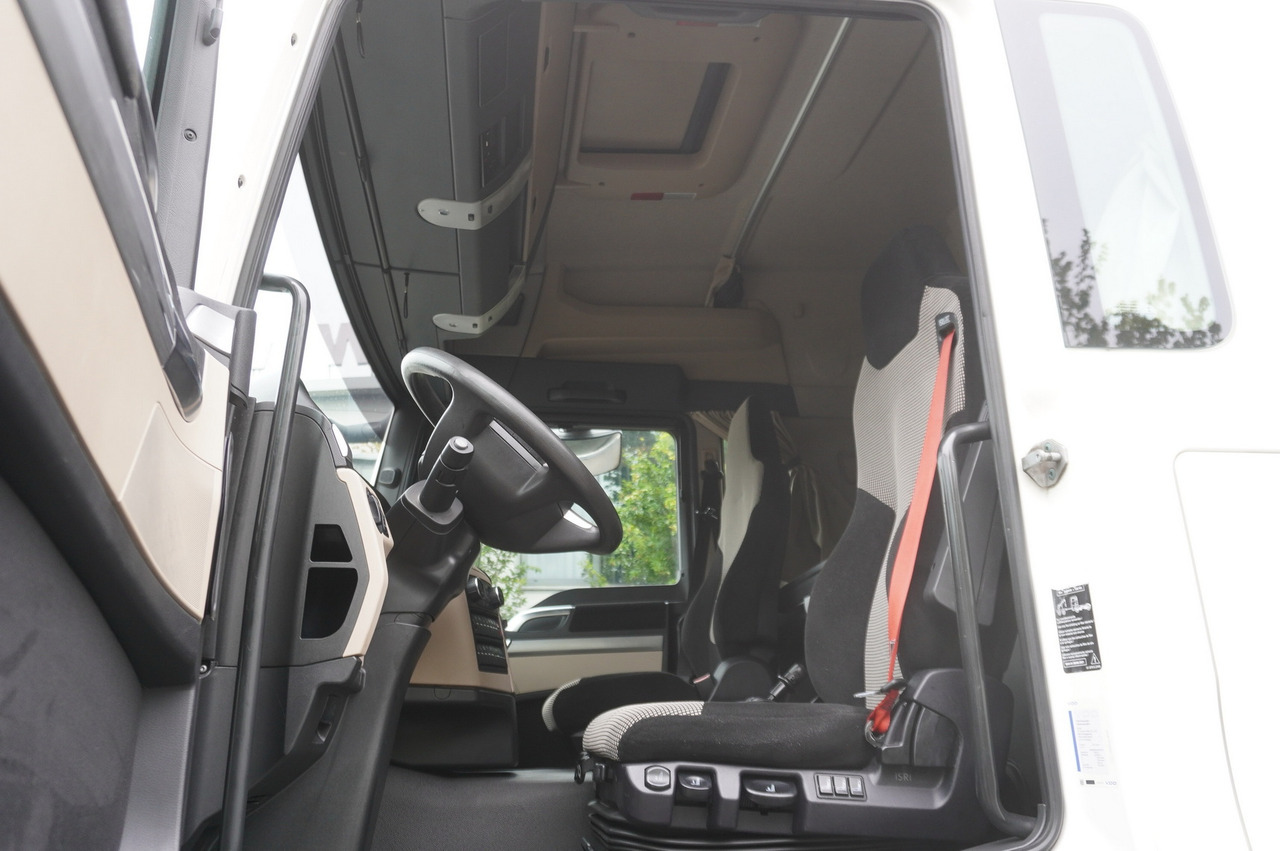 罐车 MAN TGS 35.420 8×2 / NEW septic barrel 13000 L / 3 steered axles:图18 罐车 MAN TGS 35.420 8×2 / NEW septic barrel 13000 L / 3 steered axles:图18