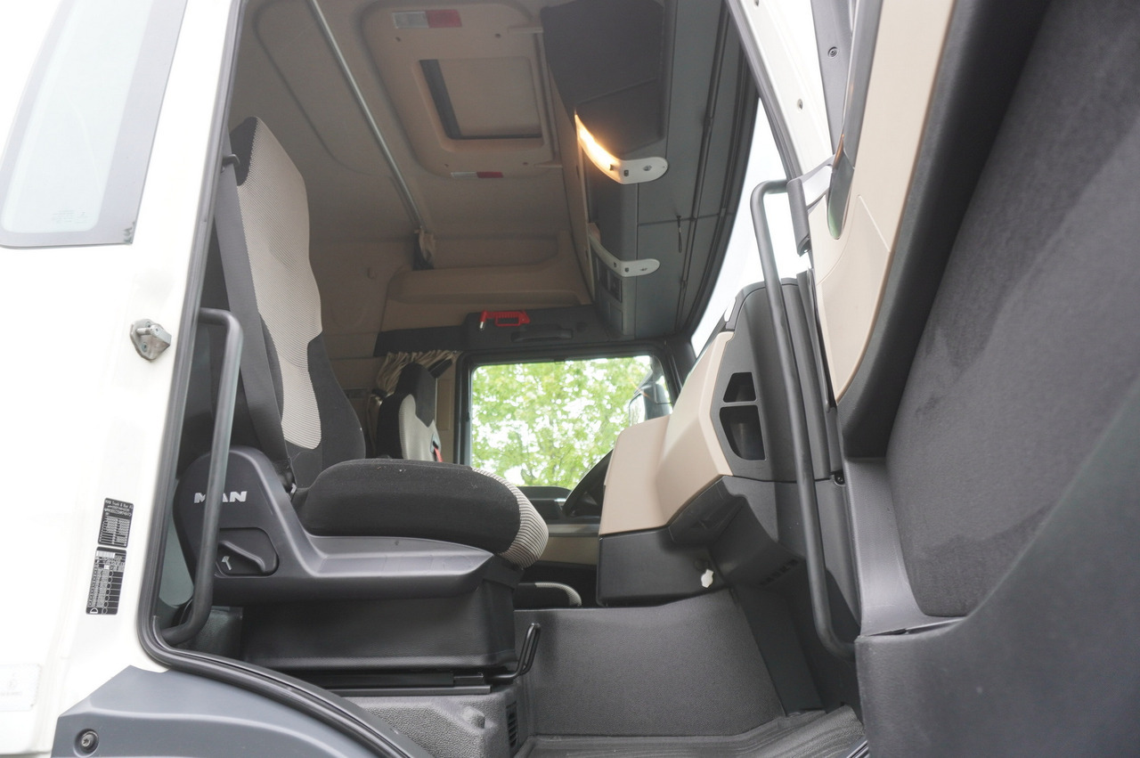 罐车 MAN TGS 35.420 8×2 / NEW septic barrel 13000 L / 3 steered axles:图28 罐车 MAN TGS 35.420 8×2 / NEW septic barrel 13000 L / 3 steered axles:图28