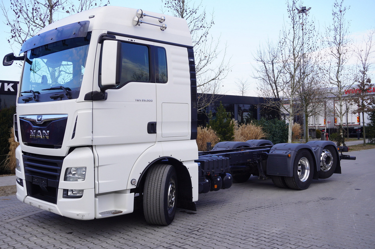 MAN TGX 26,500 / 500 HP / steering 3rd axle / 20 t cap. / Chassis 6.5 m - 驾驶室底盘卡车:图1 MAN TGX 26,500 / 500 HP / steering 3rd axle / 20 t cap. / Chassis 6.5 m - 驾驶室底盘卡车:图1