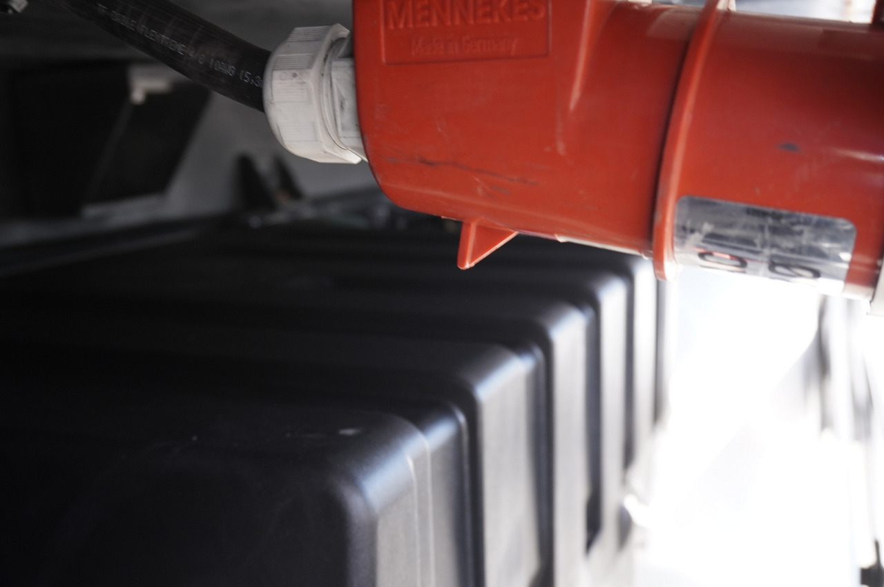 冷藏车 MAN TGX 26.500 E6 XXL / Schmitz 19 pallets / Thermoking / steering axle:图23 冷藏车 MAN TGX 26.500 E6 XXL / Schmitz 19 pallets / Thermoking / steering axle:图23