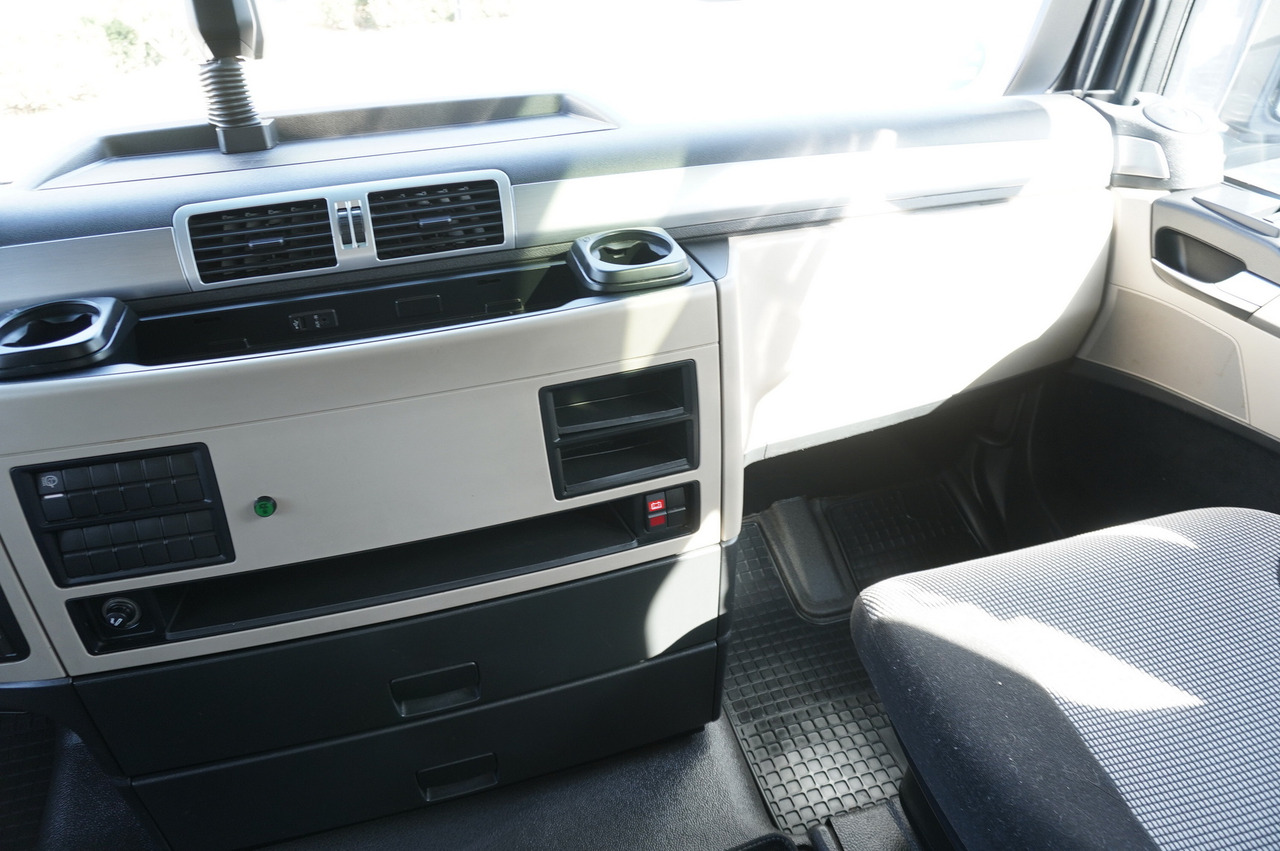 冷藏车 MAN TGX 26.500 E6 XXL / Schmitz 19 pallets / Thermoking / steering axle:图37 冷藏车 MAN TGX 26.500 E6 XXL / Schmitz 19 pallets / Thermoking / steering axle:图37