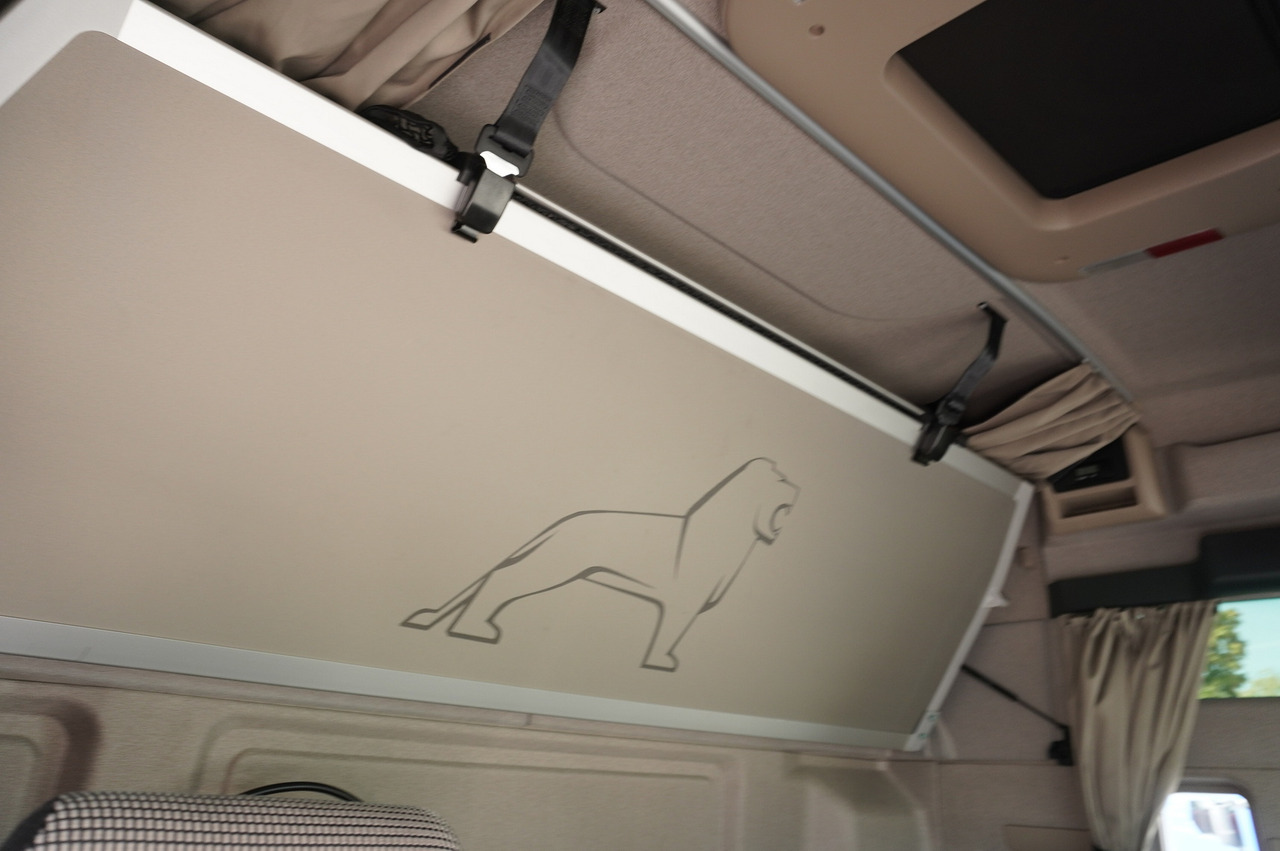 冷藏车 MAN TGX 26.500 E6 XXL / Schmitz 19 pallets / Thermoking / steering axle:图40 冷藏车 MAN TGX 26.500 E6 XXL / Schmitz 19 pallets / Thermoking / steering axle:图40