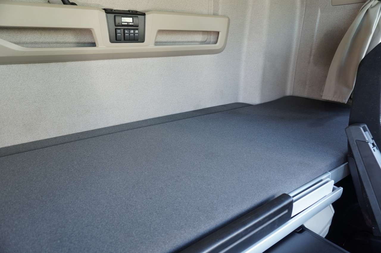 冷藏车 MAN TGX 26.500 E6 XXL / Schmitz 19 pallets / Thermoking / steering axle:图46 冷藏车 MAN TGX 26.500 E6 XXL / Schmitz 19 pallets / Thermoking / steering axle:图46