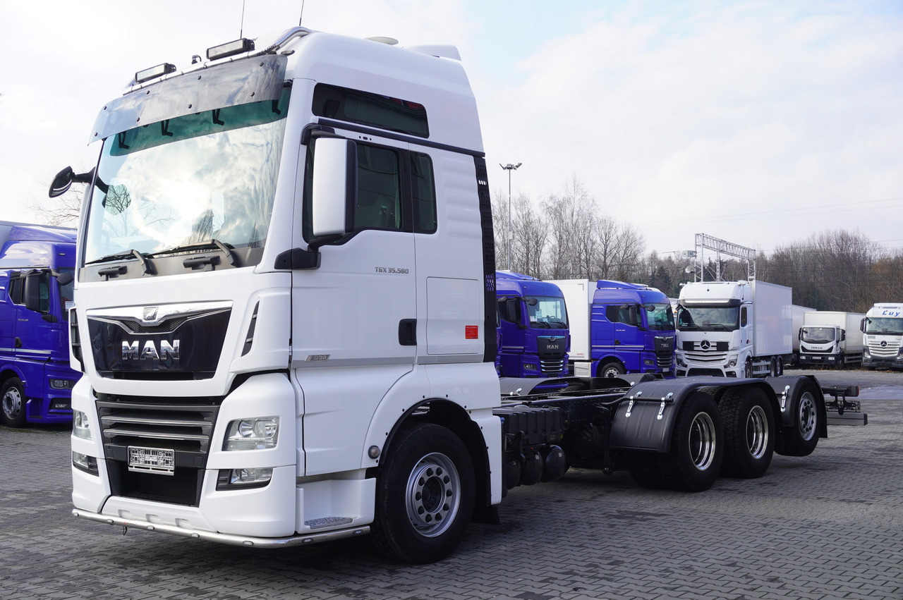 MAN TGX 35.580 E6 8x4/4 - 8.8m chassis frame - 驾驶室底盘卡车:图2 MAN TGX 35.580 E6 8x4/4 - 8.8m chassis frame - 驾驶室底盘卡车:图2