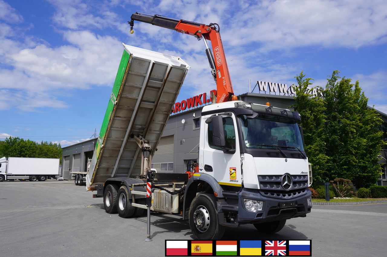 MERCEDES-BENZ AROCS 2633 6x4 / 5.5 T crane FASSI F135 / Tipper 15 EPAL - 起重车:图1 MERCEDES-BENZ AROCS 2633 6x4 / 5.5 T crane FASSI F135 / Tipper 15 EPAL - 起重车:图1