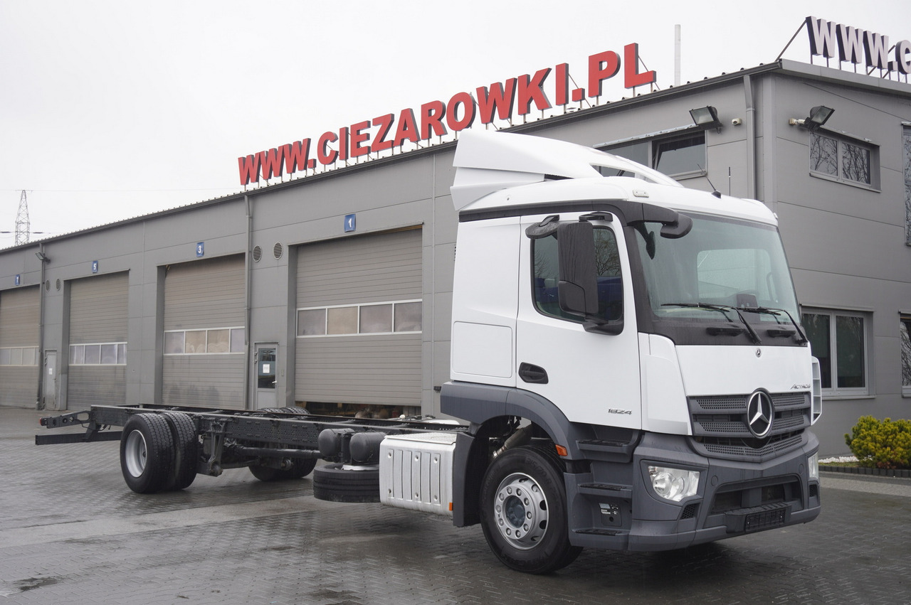 MERCEDES-BENZ Actros 1824 / 9.1 m chassis / sleeping cabin - 驾驶室底盘卡车:图1 MERCEDES-BENZ Actros 1824 / 9.1 m chassis / sleeping cabin - 驾驶室底盘卡车:图1