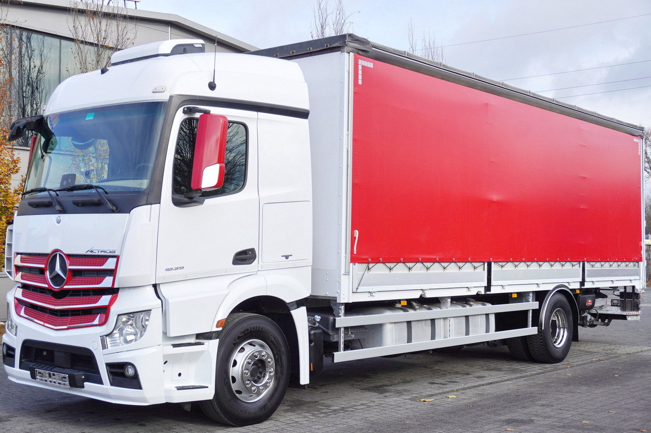 MERCEDES-BENZ Actros 1835 E6 4×2 / Curtainsider 21 pallets / tail lift 1.5t - 侧帘卡车:图1 MERCEDES-BENZ Actros 1835 E6 4×2 / Curtainsider 21 pallets / tail lift 1.5t - 侧帘卡车:图1