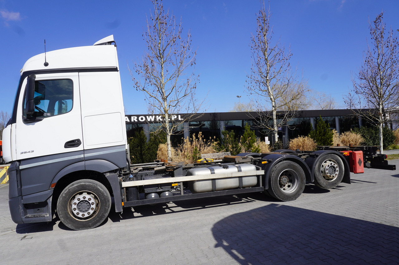 MERCEDES-BENZ Actros 2543 / BDF / Retarder / sleeping cabin - 集装箱运输车/ 可拆卸车身的卡车:图3 MERCEDES-BENZ Actros 2543 / BDF / Retarder / sleeping cabin - 集装箱运输车/ 可拆卸车身的卡车:图3