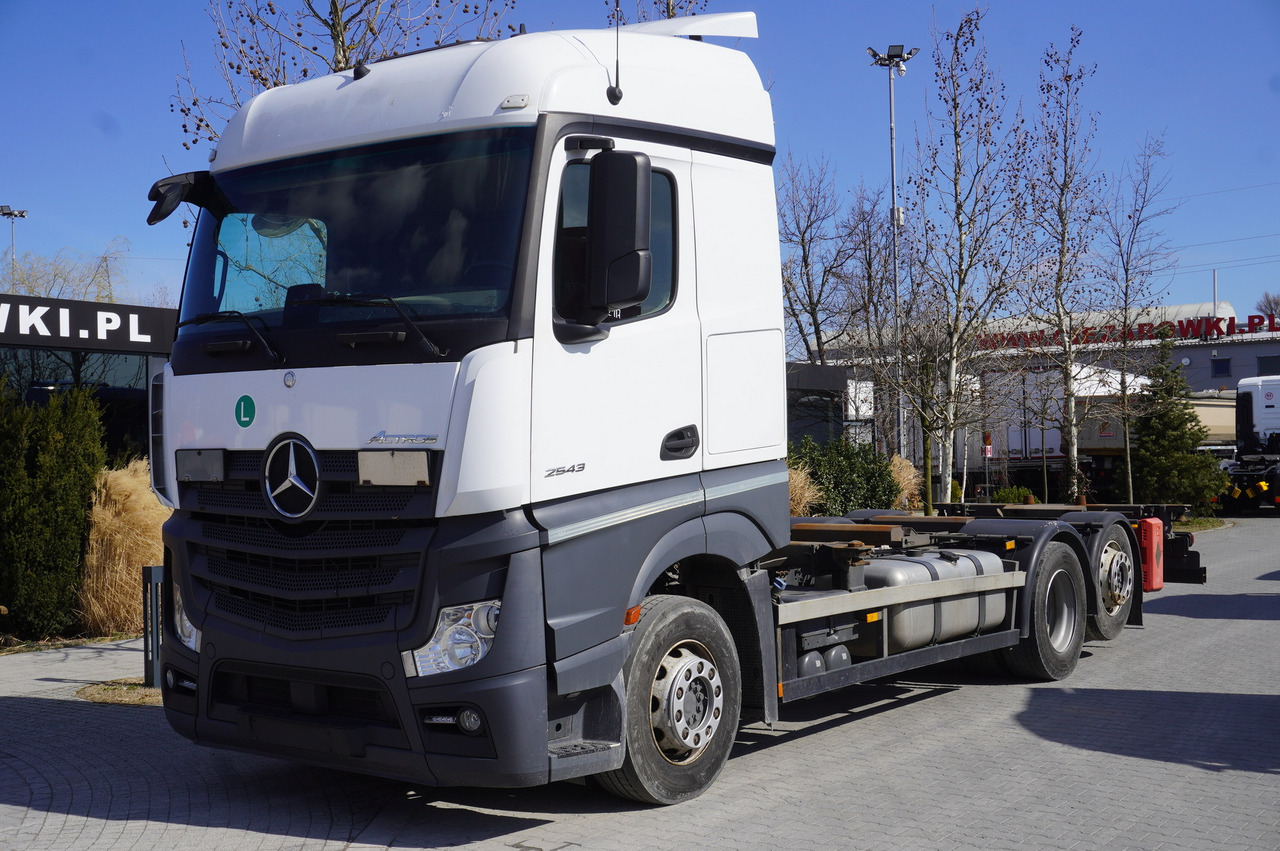 MERCEDES-BENZ Actros 2543 / BDF / Retarder / sleeping cabin - 集装箱运输车/ 可拆卸车身的卡车:图2 MERCEDES-BENZ Actros 2543 / BDF / Retarder / sleeping cabin - 集装箱运输车/ 可拆卸车身的卡车:图2