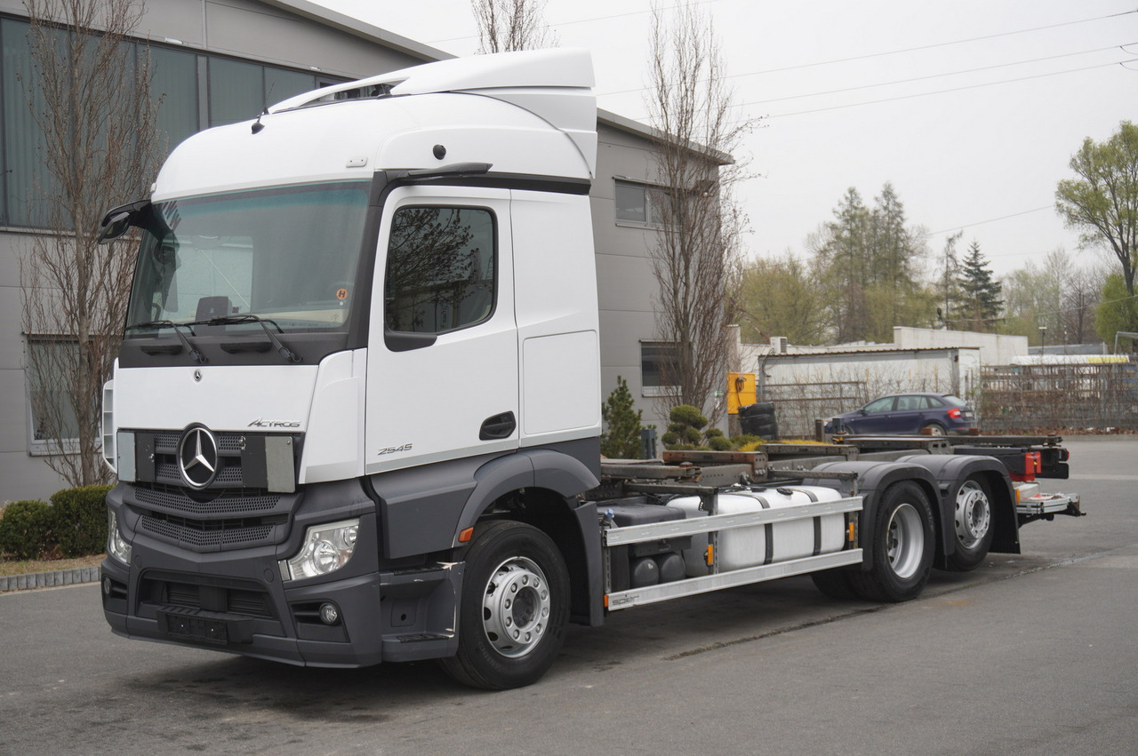 MERCEDES-BENZ Actros 2545 6×2 MP5 / ADR AT - 集装箱运输车/ 可拆卸车身的卡车:图1 MERCEDES-BENZ Actros 2545 6×2 MP5 / ADR AT - 集装箱运输车/ 可拆卸车身的卡车:图1