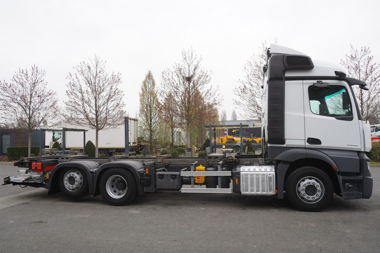 MERCEDES-BENZ Actros 2545 6×2 MP5 / ADR AT - 集装箱运输车/ 可拆卸车身的卡车:图2 MERCEDES-BENZ Actros 2545 6×2 MP5 / ADR AT - 集装箱运输车/ 可拆卸车身的卡车:图2