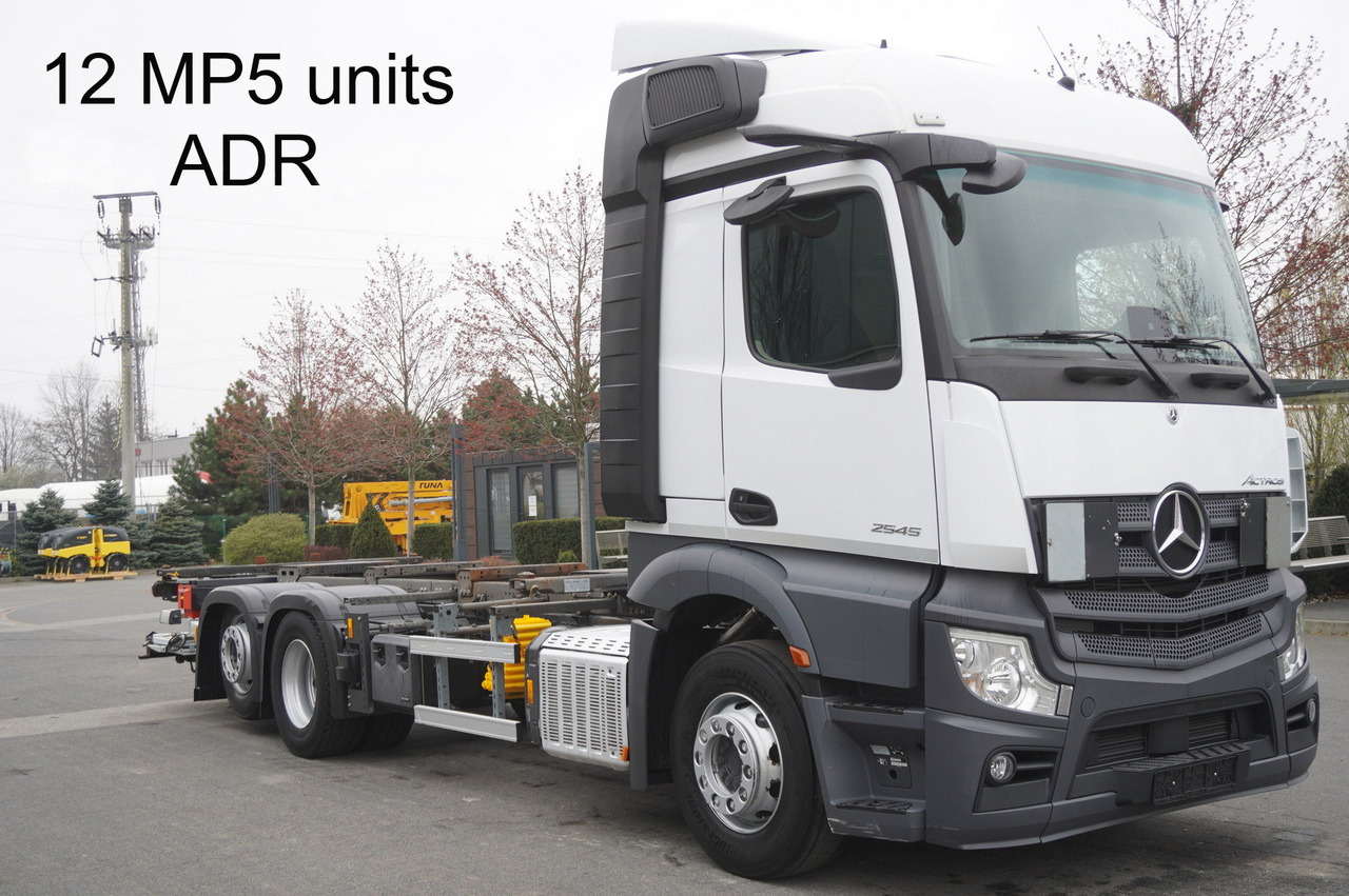 MERCEDES-BENZ Actros 2545 6×2 MP5 / ADR / several units - 集装箱运输车/ 可拆卸车身的卡车:图1 MERCEDES-BENZ Actros 2545 6×2 MP5 / ADR / several units - 集装箱运输车/ 可拆卸车身的卡车:图1