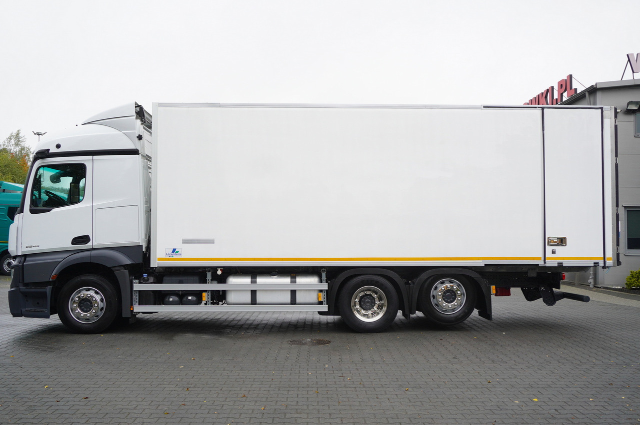 MERCEDES-BENZ Actros 2545 MP5 / Lecapitaine 18 EPAL refrigerator / Bitemperature / Carrier Supra 850 MT / ADR AT - 冷藏车:图2 MERCEDES-BENZ Actros 2545 MP5 / Lecapitaine 18 EPAL refrigerator / Bitemperature / Carrier Supra 850 MT / ADR AT - 冷藏车:图2