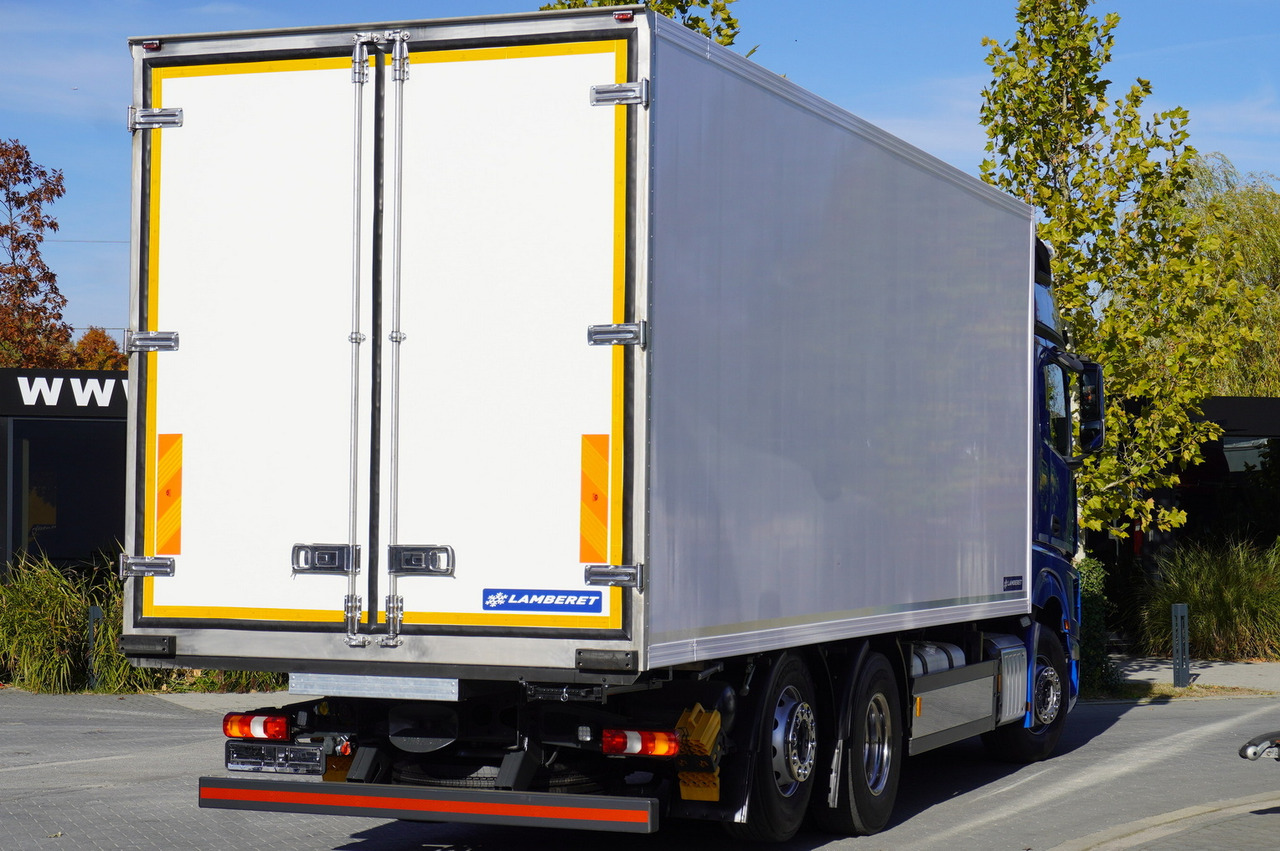 MERCEDES-BENZ Actros 2548 E6 / GIGA / Cab Lounge chair / Lamberet Refrigerator / Carrier Supra 950 - 冷藏车:图3 MERCEDES-BENZ Actros 2548 E6 / GIGA / Cab Lounge chair / Lamberet Refrigerator / Carrier Supra 950 - 冷藏车:图3