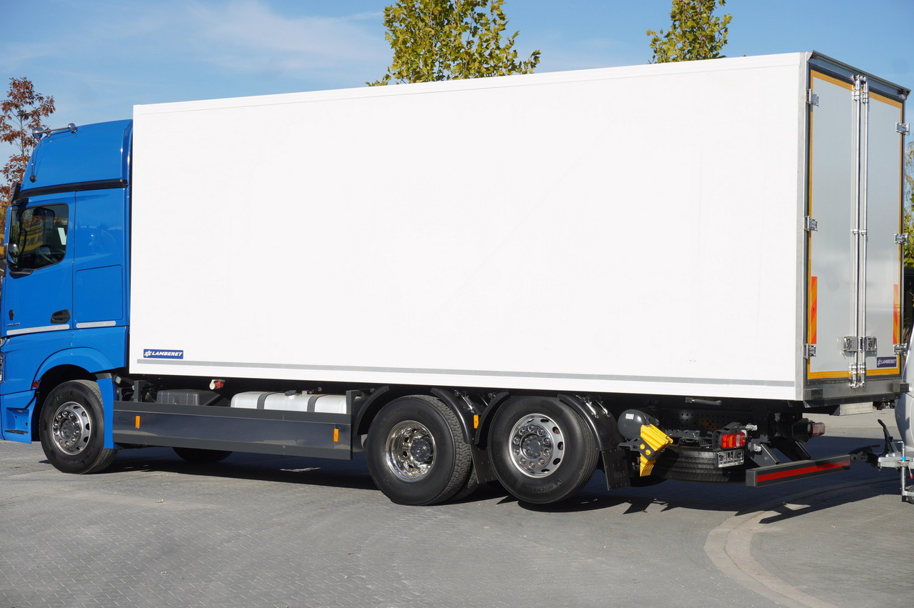 MERCEDES-BENZ Actros 2548 E6 / GIGA / Cab Lounge chair / Lamberet Refrigerator / Carrier Supra 950 - 冷藏车:图4 MERCEDES-BENZ Actros 2548 E6 / GIGA / Cab Lounge chair / Lamberet Refrigerator / Carrier Supra 950 - 冷藏车:图4