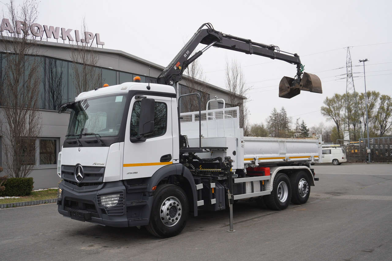 MERCEDES-BENZ Antos 2536 / 100,000 km / 3.9 T crane HIAB XS 111 / 2-side tipper / steered axle - 翻斗车, 起重车:图4 MERCEDES-BENZ Antos 2536 / 100,000 km / 3.9 T crane HIAB XS 111 / 2-side tipper / steered axle - 翻斗车, 起重车:图4