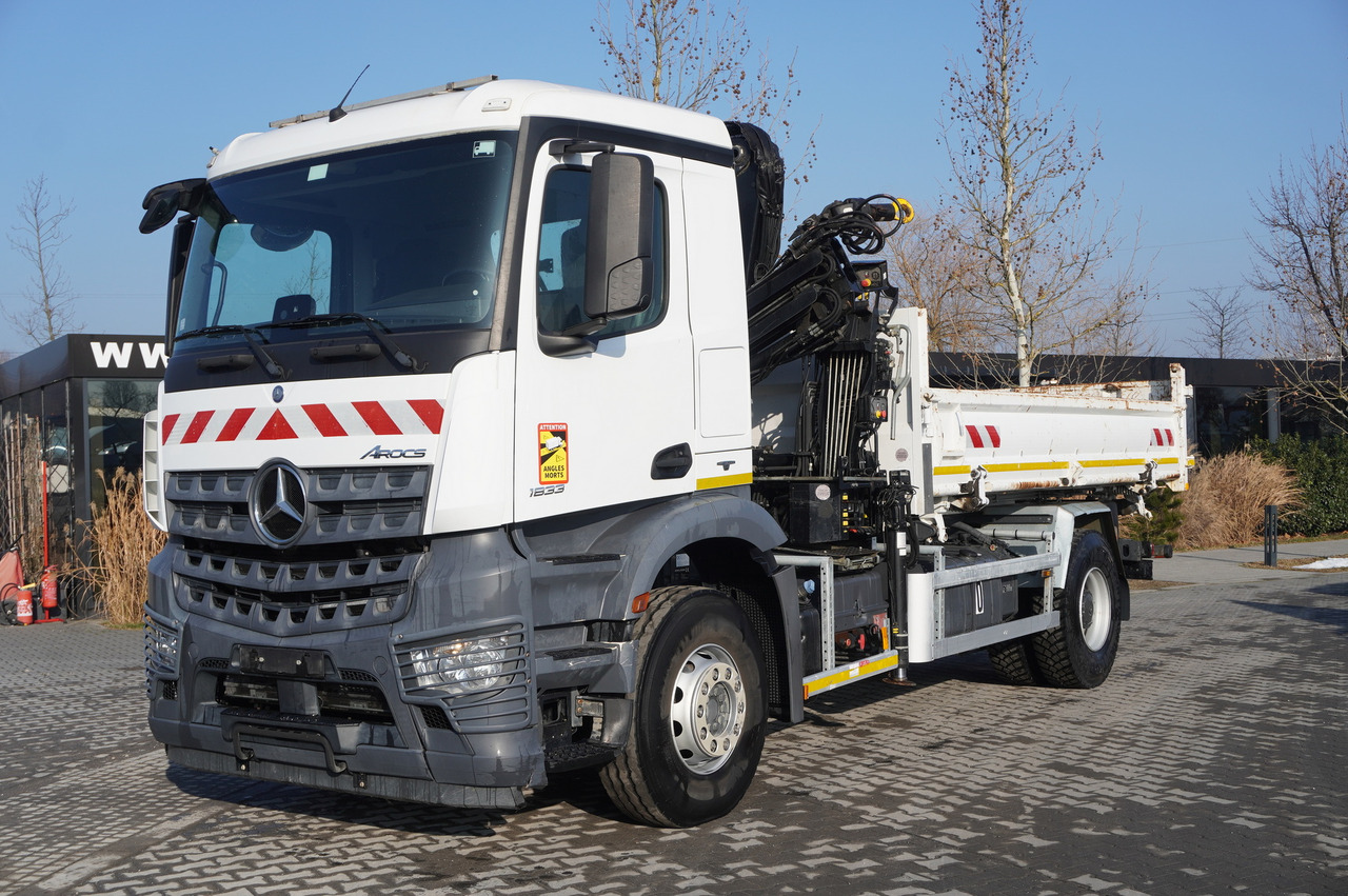 MERCEDES-BENZ Arocs 1833 / 87,000 km!!! / Hds HIAB X-DUO 128 B-2 / three-sided tipper - 栏板式/ 平板卡车, 起重车:图3 MERCEDES-BENZ Arocs 1833 / 87,000 km!!! / Hds HIAB X-DUO 128 B-2 / three-sided tipper - 栏板式/ 平板卡车, 起重车:图3