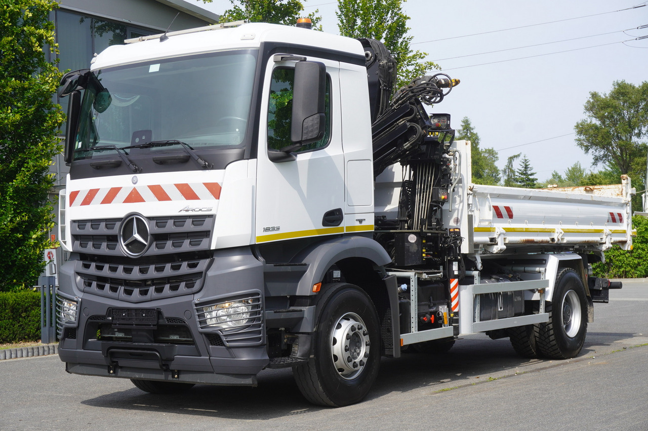 MERCEDES-BENZ Arocs 1833 / 87,000 km!!! / Hds HIAB X-DUO 128 B-2 / three-sided tipper - 栏板式/ 平板卡车, 起重车:图3 MERCEDES-BENZ Arocs 1833 / 87,000 km!!! / Hds HIAB X-DUO 128 B-2 / three-sided tipper - 栏板式/ 平板卡车, 起重车:图3