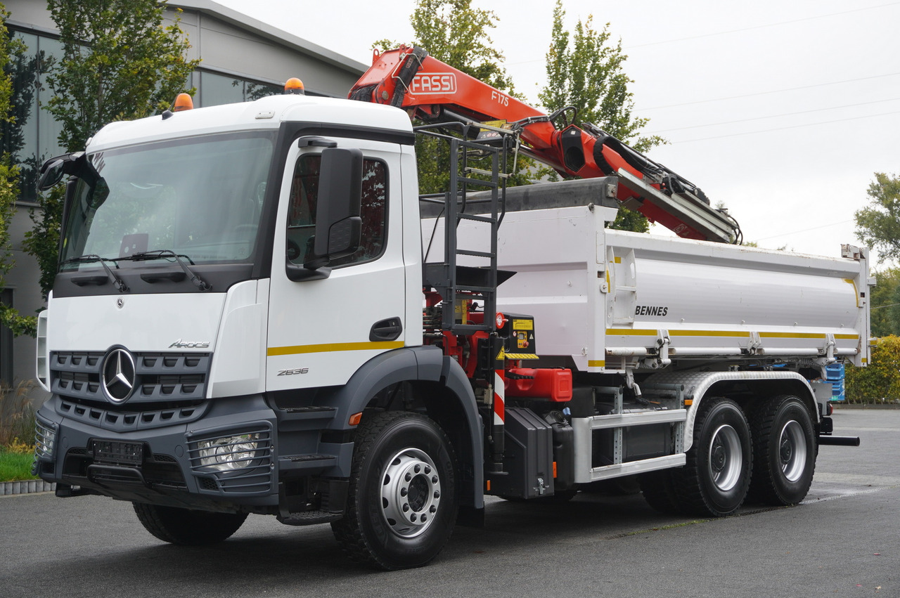 MERCEDES-BENZ Arocs 2636 6x4 / Fassi F175 / 7.7 t / 10 m / 2-side tipper / Bortmatic - 翻斗车, 起重车:图2 MERCEDES-BENZ Arocs 2636 6x4 / Fassi F175 / 7.7 t / 10 m / 2-side tipper / Bortmatic - 翻斗车, 起重车:图2