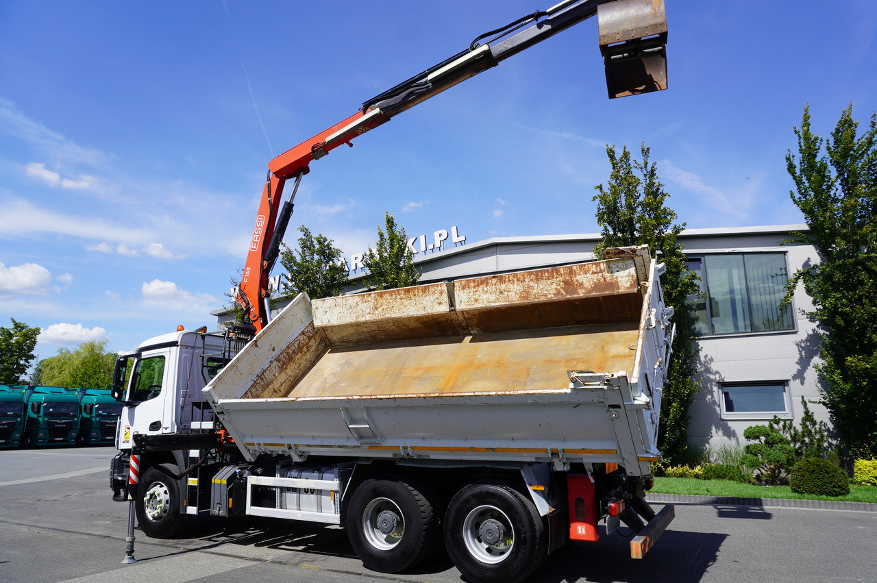 MERCEDES-BENZ Arocs 2636 / 6x4 / HDS Fassi / 3-Way Tipper / Bortmatic - 起重车:图3 MERCEDES-BENZ Arocs 2636 / 6x4 / HDS Fassi / 3-Way Tipper / Bortmatic - 起重车:图3