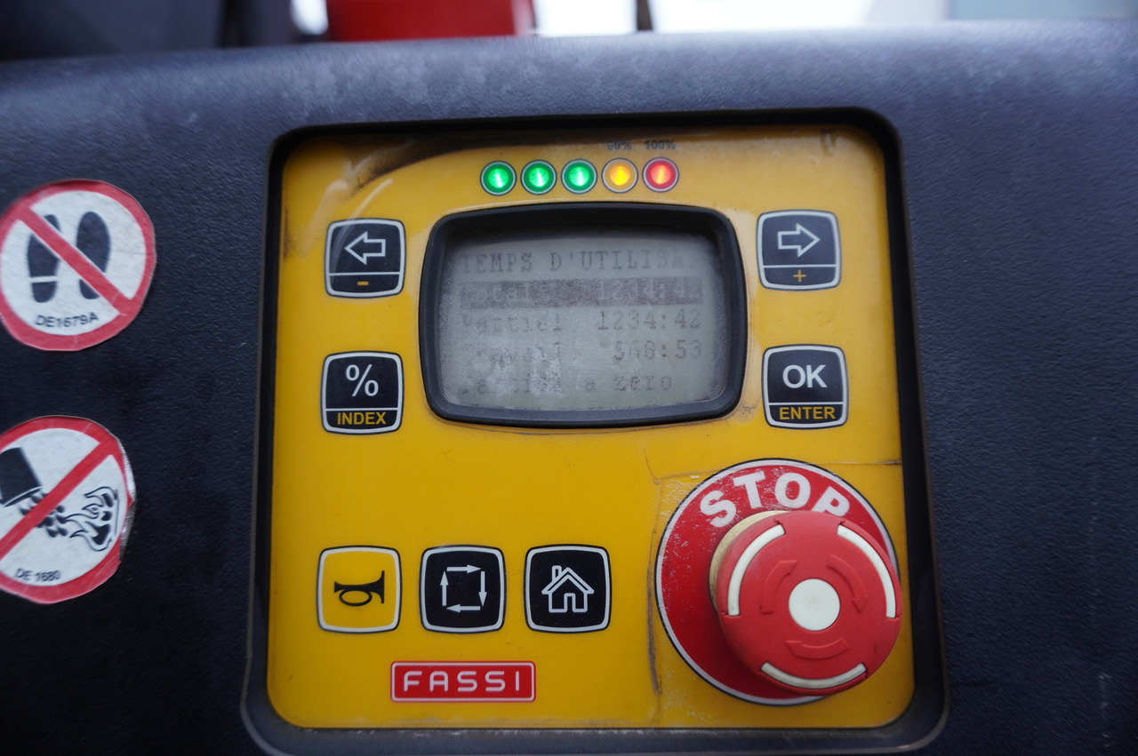 RENAULT C280 DTI 8 / FASSI crane 5.6 T / 560 MTH / range 8 m / Flatbed 15 EPAL - 栏板式/ 平板卡车, 起重车:图3 RENAULT C280 DTI 8 / FASSI crane 5.6 T / 560 MTH / range 8 m / Flatbed 15 EPAL - 栏板式/ 平板卡车, 起重车:图3