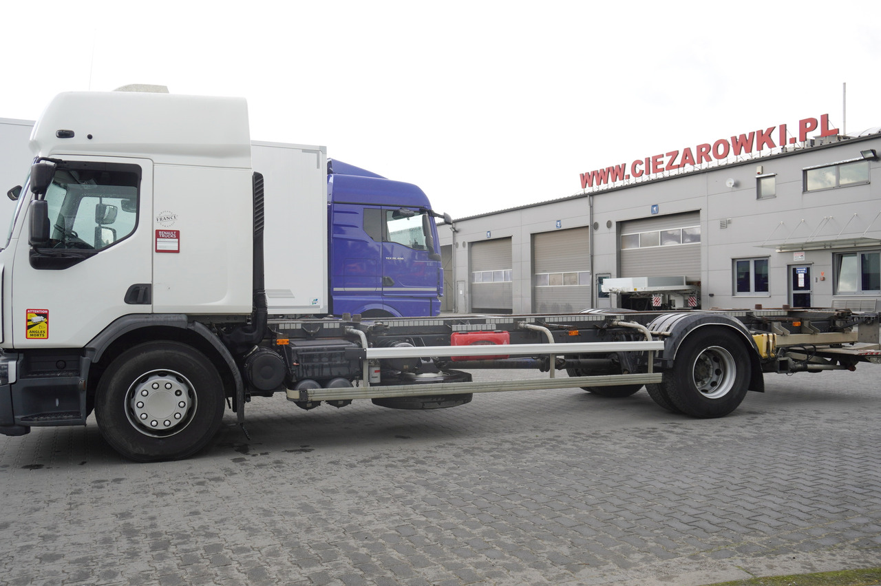 RENAULT D19 Wide Glob / BDF / load capacity 11t / 280 thousand km / tail lift - 驾驶室底盘卡车:图4 RENAULT D19 Wide Glob / BDF / load capacity 11t / 280 thousand km / tail lift - 驾驶室底盘卡车:图4