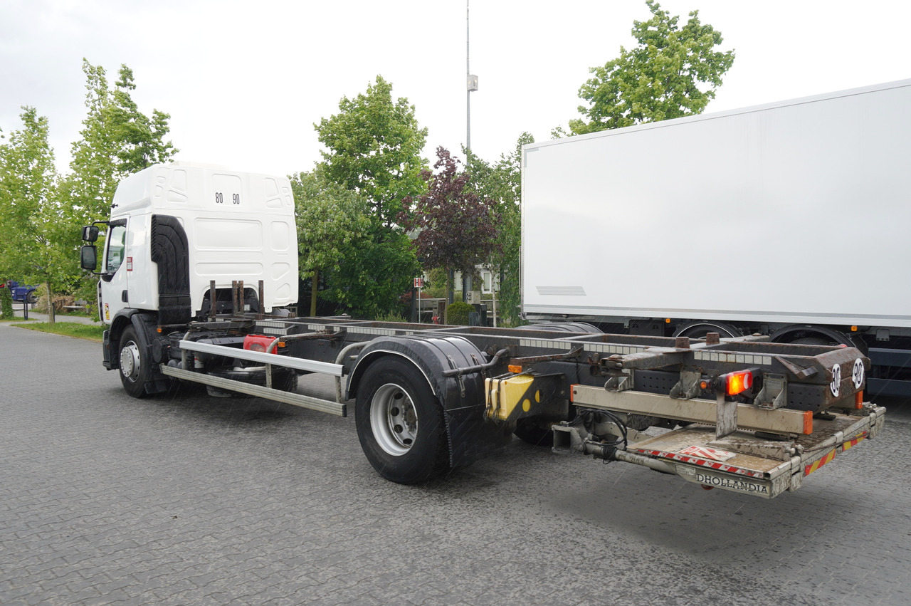 RENAULT D19 Wide Glob / BDF / load capacity 11t / 280 thousand km / tail lift - 驾驶室底盘卡车:图3 RENAULT D19 Wide Glob / BDF / load capacity 11t / 280 thousand km / tail lift - 驾驶室底盘卡车:图3