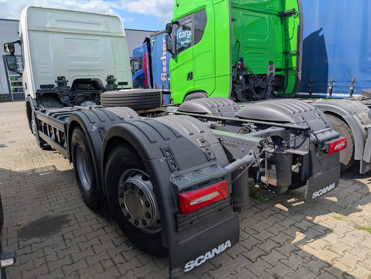 SCANIA P 340 B6x2*4NA / chassis frame / steering axle / CNG / large cab / 8 units - 垃圾车:图4 SCANIA P 340 B6x2*4NA / chassis frame / steering axle / CNG / large cab / 8 units - 垃圾车:图4